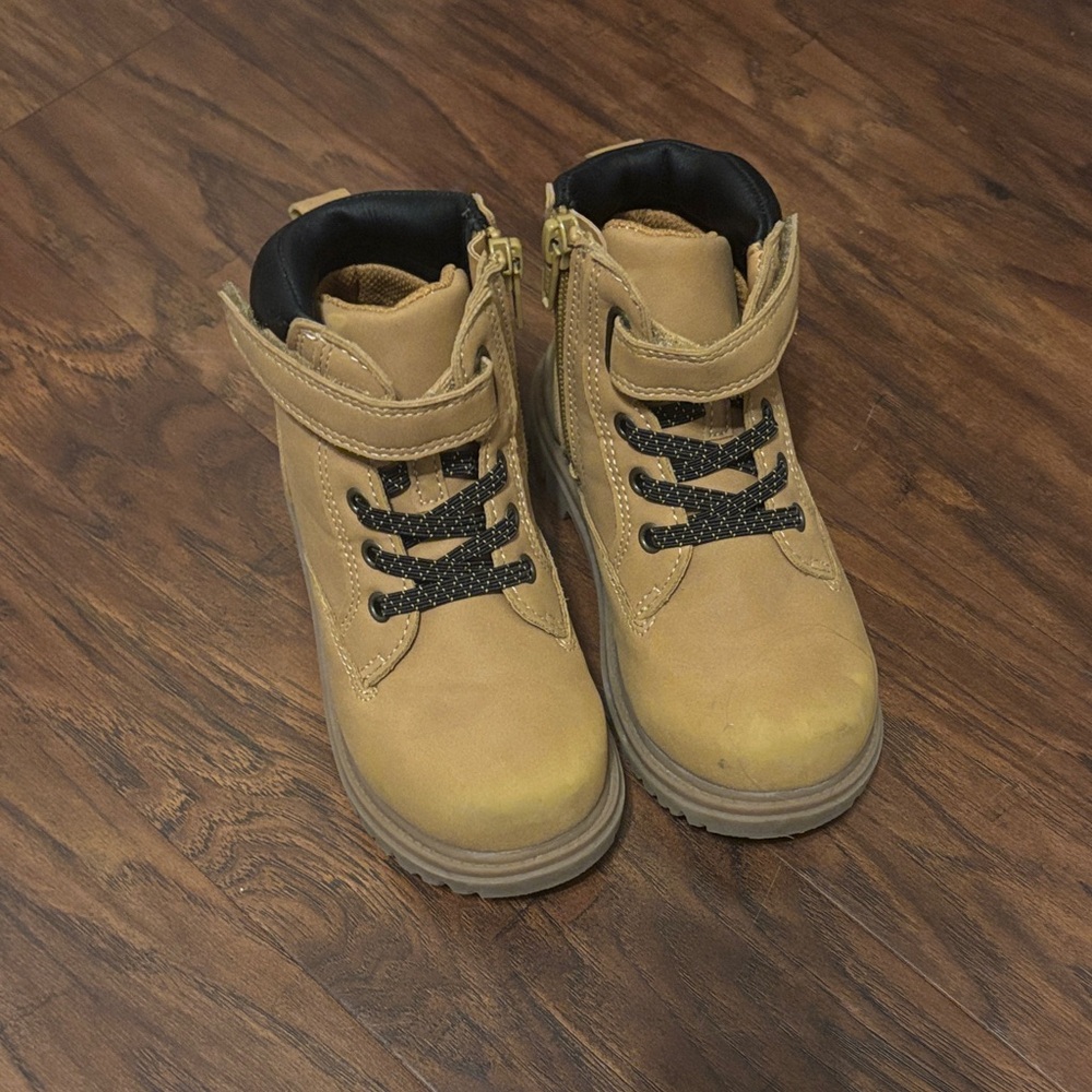 Wonder Nation Tan Kids Boots with Black Accents
